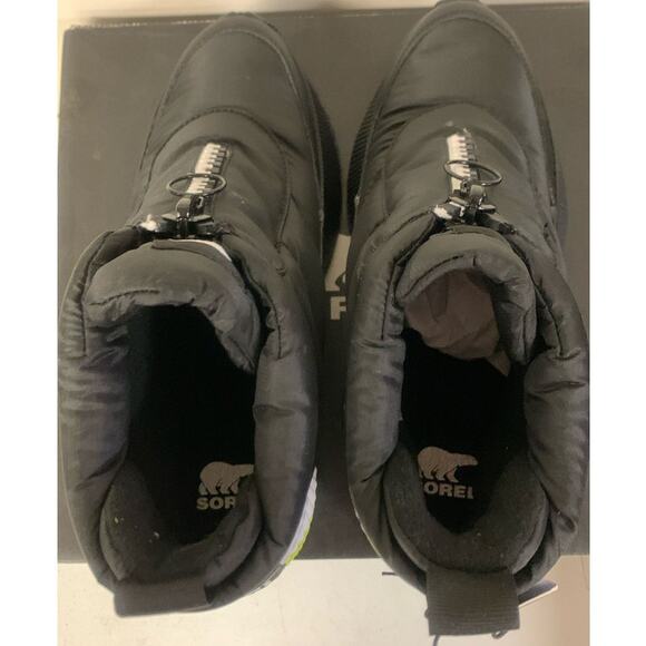 SOREL WOMEN'S SIZE 9 OUT N ABOUT III PUFFY ZIP BOOT, Black / White - Picture 6 of 10